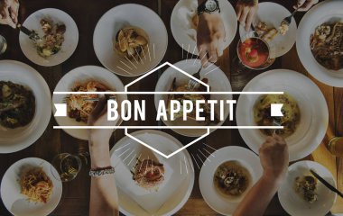 lezzetli yemek masasında