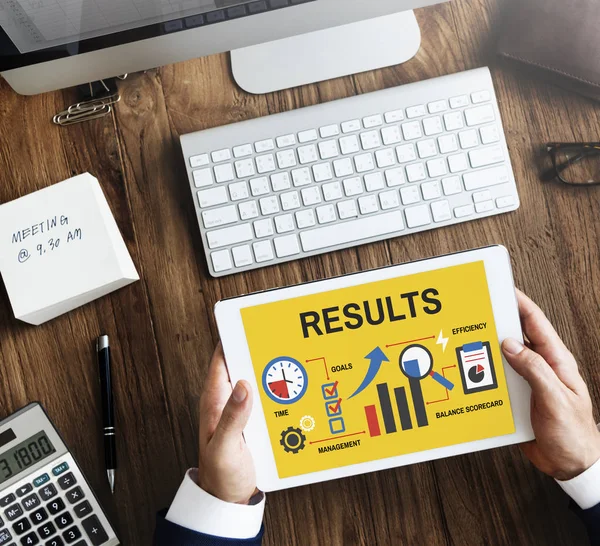 Dijital tablet tutan adam