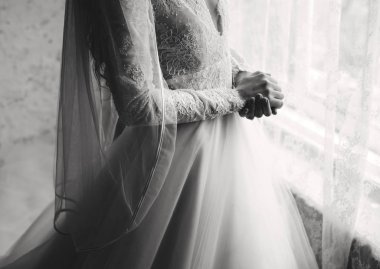 Gelinlik içinde güzel gelin