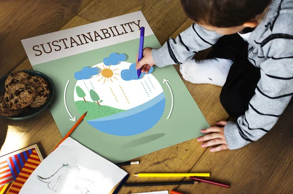 küçük çocuk albümü kağıt üzerine çizim