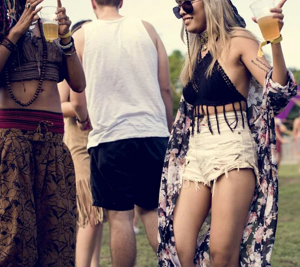 Gente disfrutando del Festival de Música — Foto de Stock