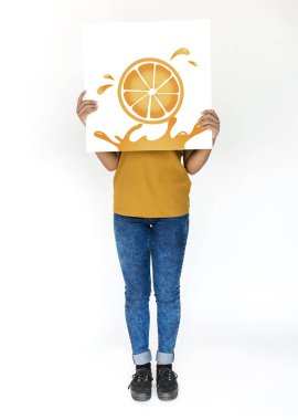  kadın holding tasarlamak