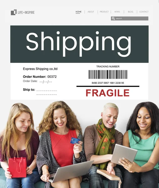 Mulheres compras on-line — Fotografia de Stock