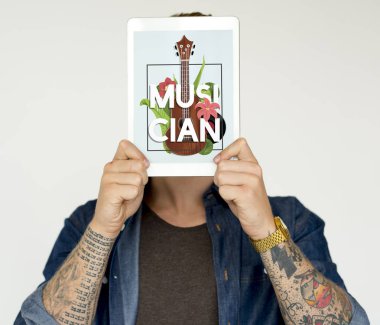 Dijital tablet tutan adam