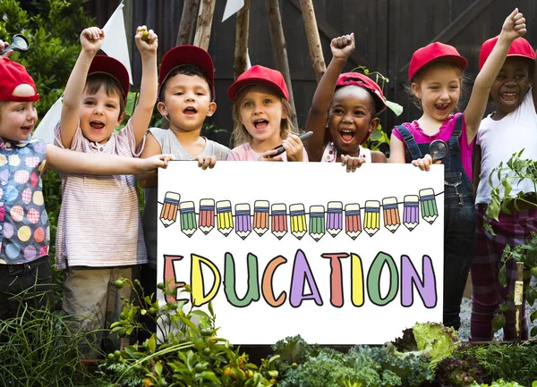 Çocuk Holding tasarlamak