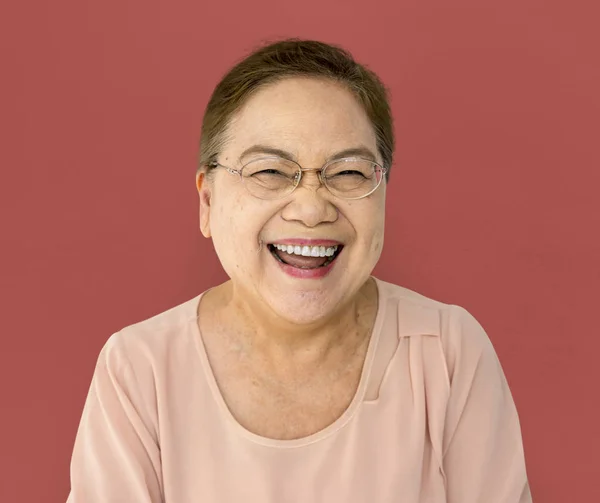 Roześmiany senior kobieta Azji — Zdjęcie stockowe