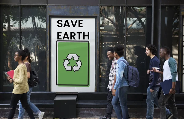 sokakta yürürken çeşitlilik öğrencilerin