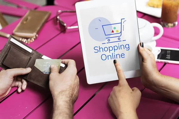 Dijital tablet kullanan kişiler