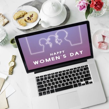 Tablo açılan çalışma laptop