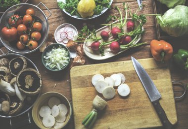 çalışma alanı pişirme farklı sebze