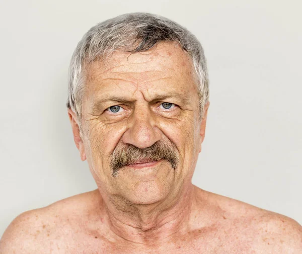 Homme âgé avec moustache — Photo