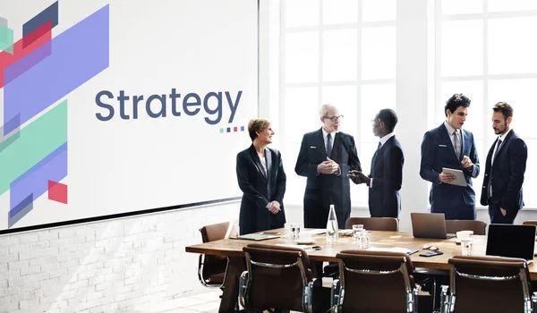 Geschäftsleute im Konferenzraum — Stockfoto