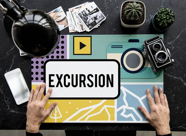 afiş çalışan eller