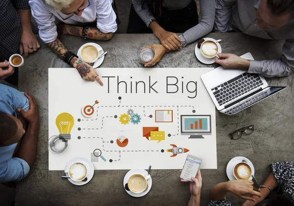 panoda çalışma iş adamları