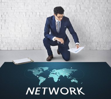 genç işadamı beyin fırtınası 