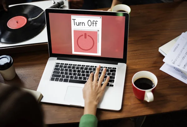 Woman typing on laptop keyboard — Stock Photo, Image