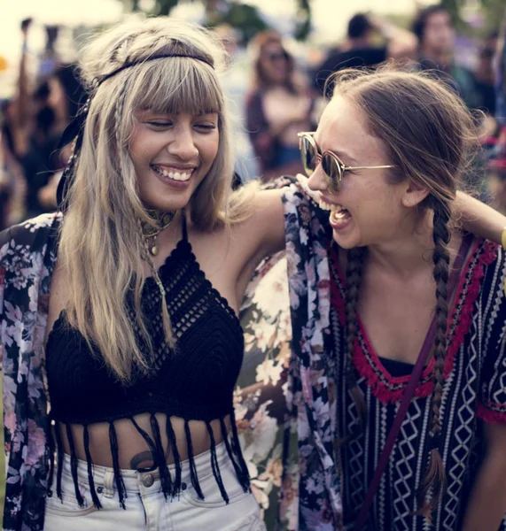 Amis événements amusants danse vacances — Photo