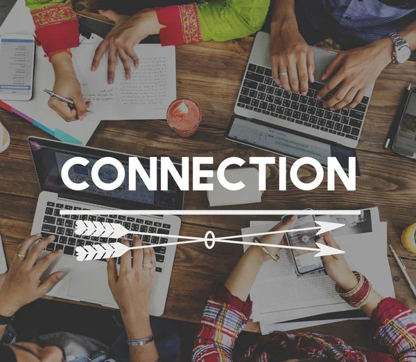 dizüstü bilgisayarlar ve dizüstü bilgisayarlar insanların Üstten Görünüm