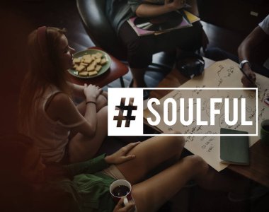 masada oturan çeşitlilik arkadaşlar