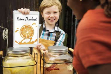  boy gösteren dijital tablet