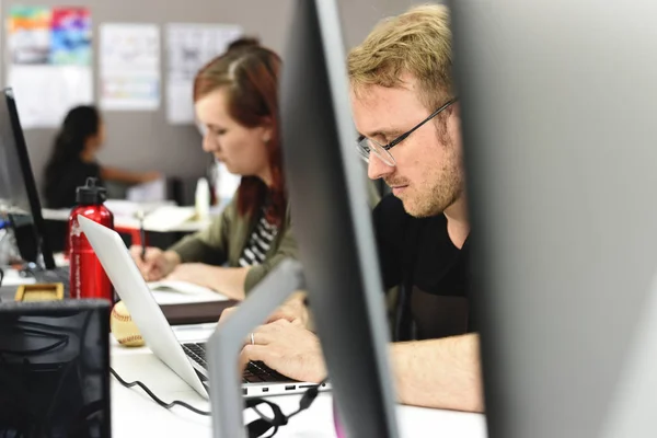 Gente de negocios trabajando — Foto de Stock