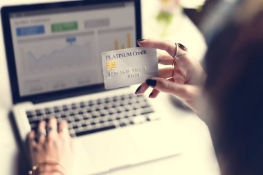 kadın holding Platin kredi kartı