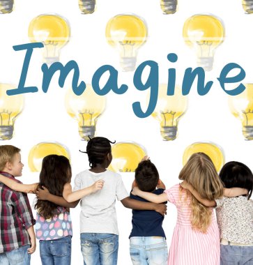 birlikte oynayan çocuklar