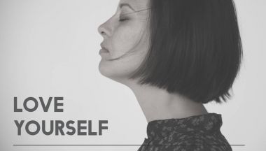 stüdyoda Kafkas kadın