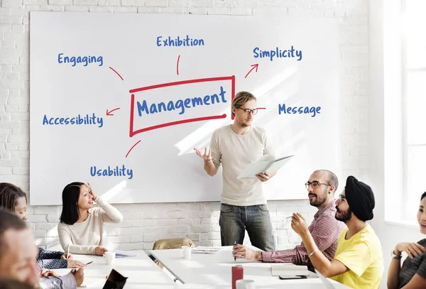 Empresários em reunião — Fotografia de Stock