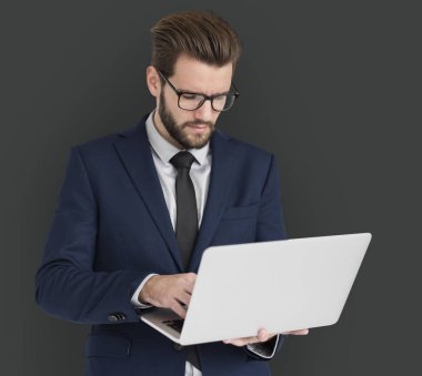 Beyaz yakışıklı iş adamı 