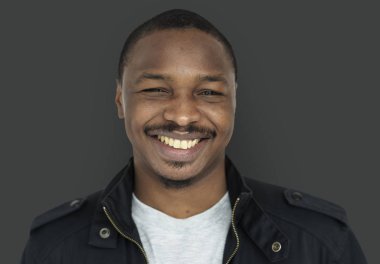 Afrikalı erkek gülümseyen