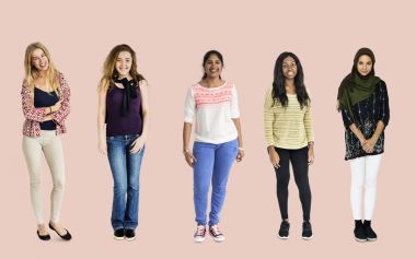 neşeli kızlar üst üste daimi