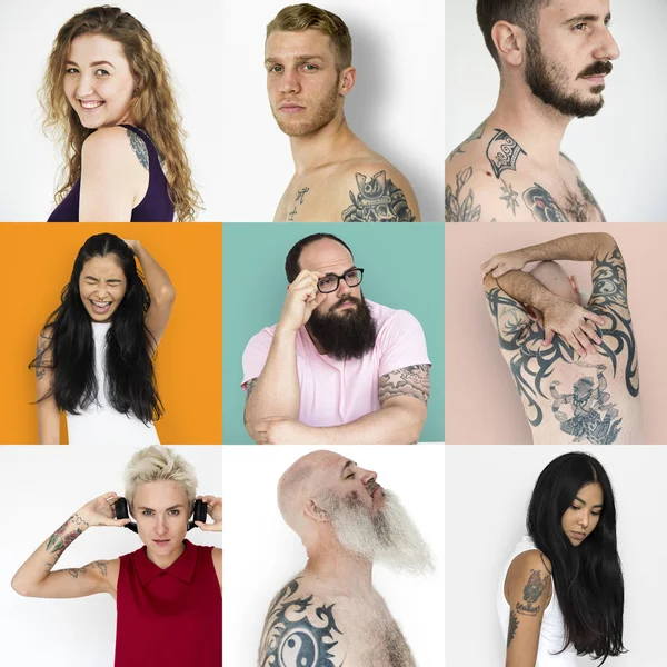 Gente mostrando tatuajes — Foto de Stock