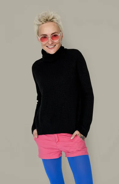 Mujer de moda en gafas de sol —  Fotos de Stock