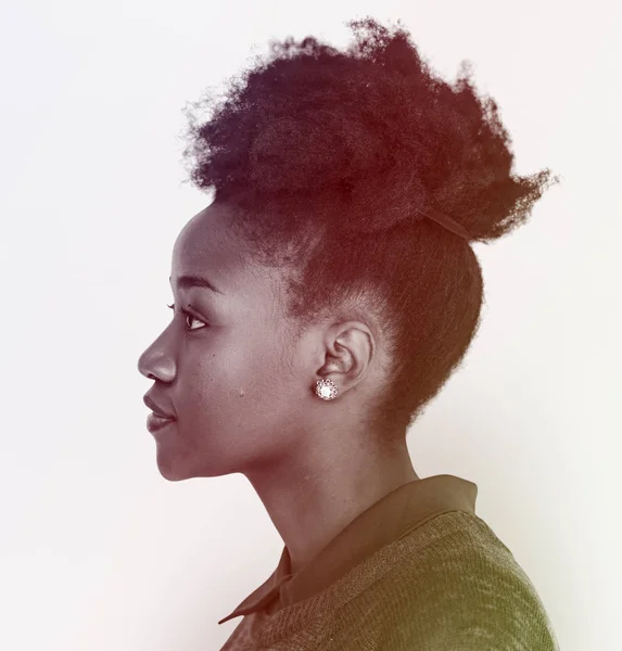 Bella giovane donna afroamericana — Foto Stock