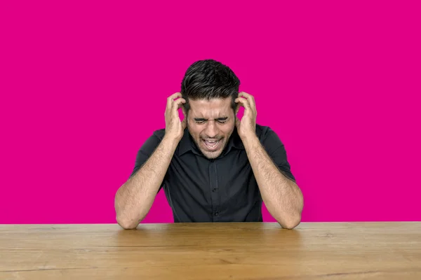 Hombre posando en estudio — Foto de Stock