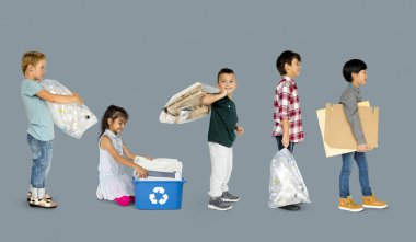 atık geri dönüşüm için çocuklarla