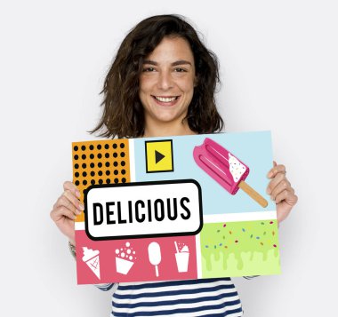 kadın holding tasarlamak 