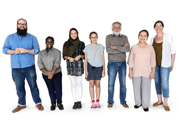 Personas diversas de pie en el estudio — Foto de Stock