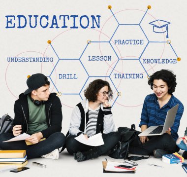 Öğrenciler birlikte öğrenme 