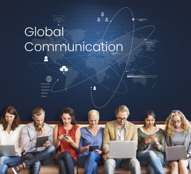 farklı aygıtlar kullanan kişiler