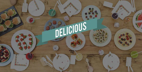 gıda ile ahşap masa