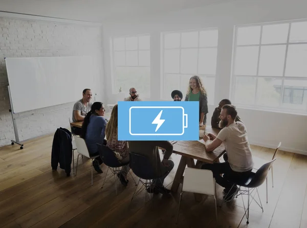 Multi-etnische mensen op zakelijke bijeenkomst — Stockfoto