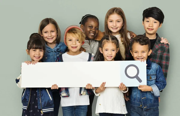 Children holding search bar — Stock Photo, Image