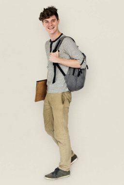 sırt çantası ile erkek öğrenci