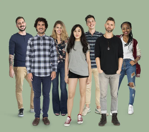 Grupo de personas de la diversidad juntas — Foto de Stock