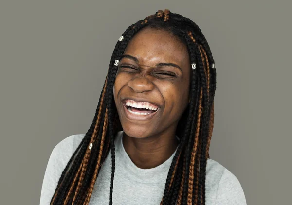 Lachende meisje in de studio — Stockfoto