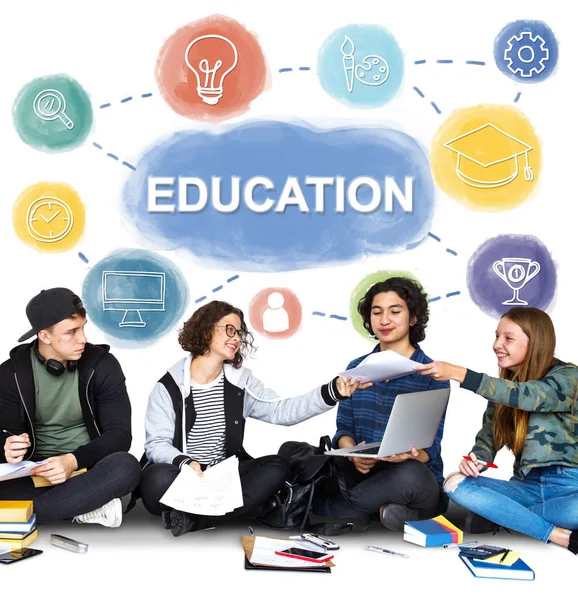 Students learning together — Stock Photo, Image
