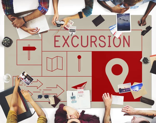 Grup masada oturan insan 