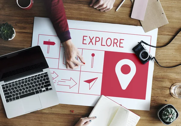 Personas creativas trabajando en la mesa — Foto de Stock